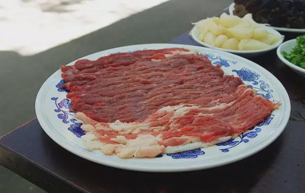 天冷了就该吃铜锅涮肉了 老北京地道风味