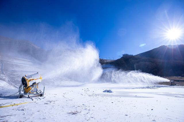 国家高山滑雪中心开始造雪